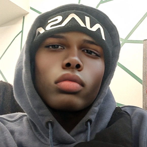 Meet your Posher, Tomisin - Picture 1 of 1